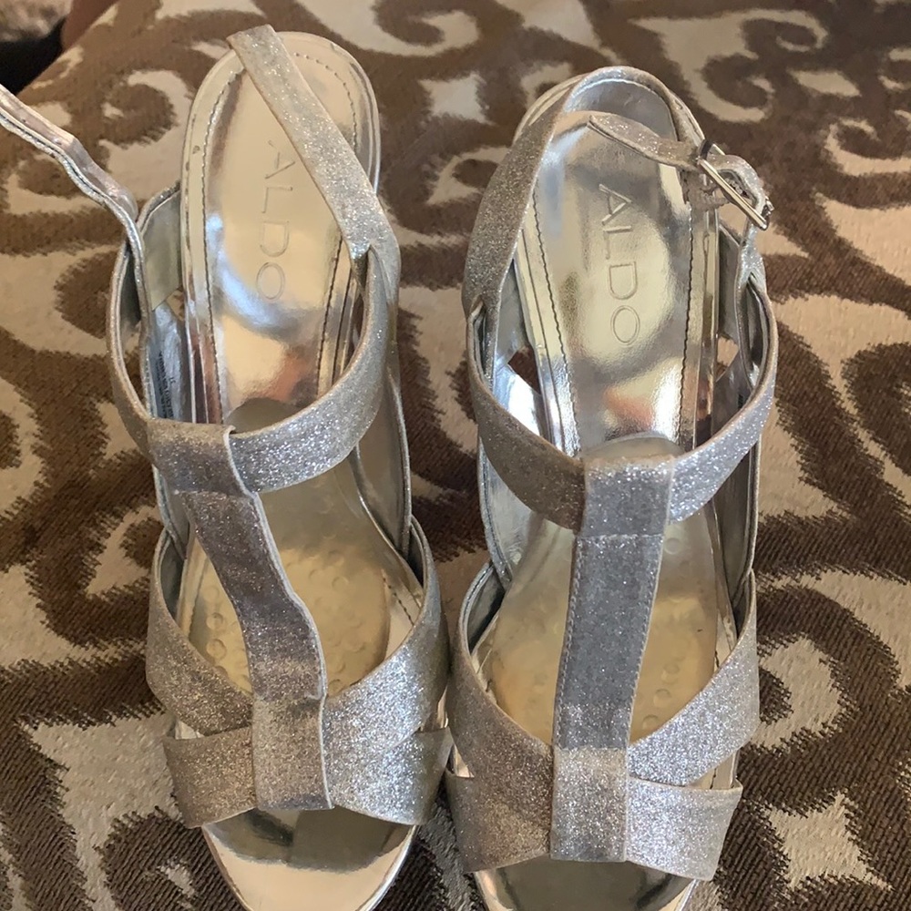 Glitter silver heel